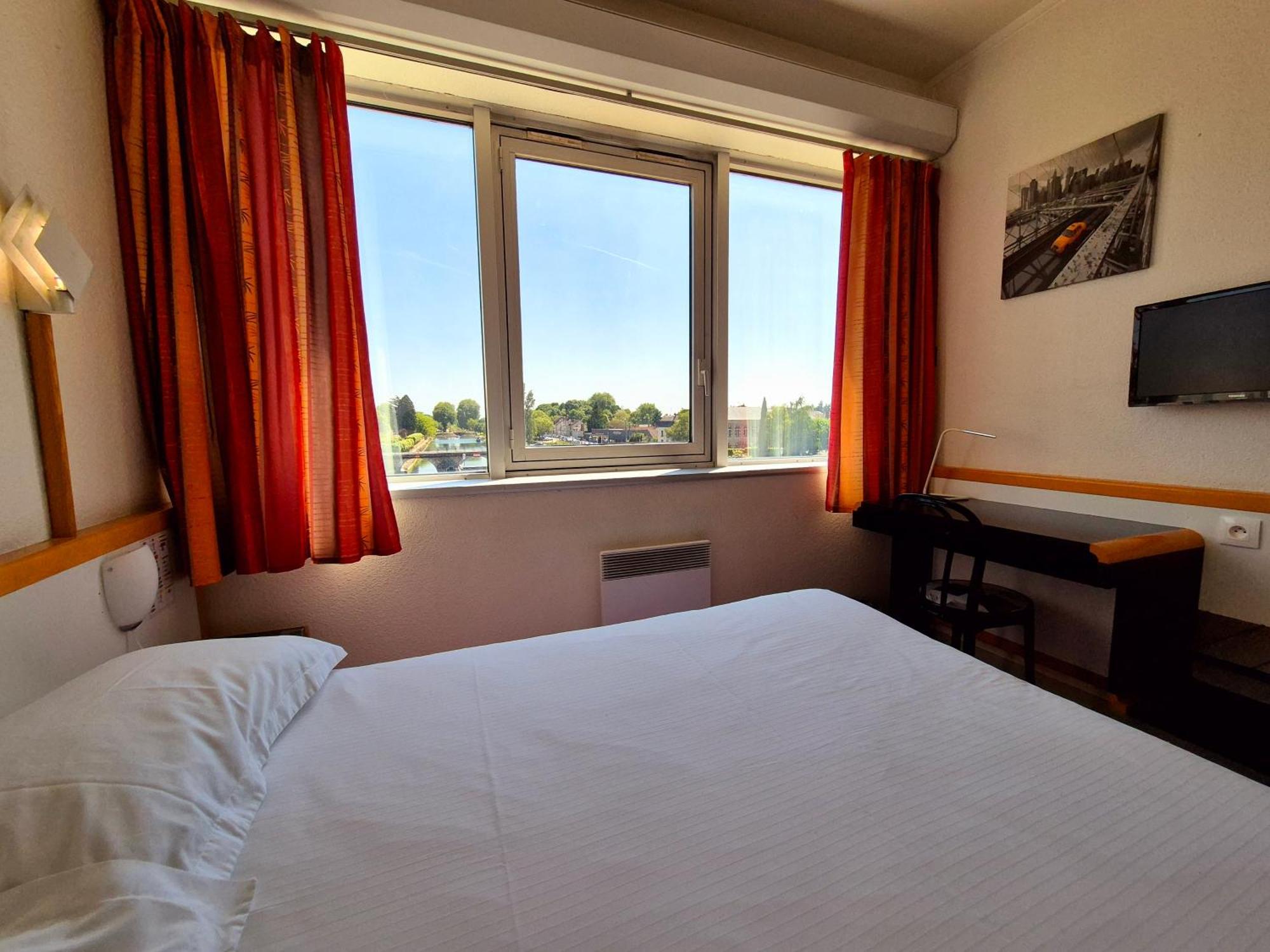 Arche Hotel Vierzon Exterior photo